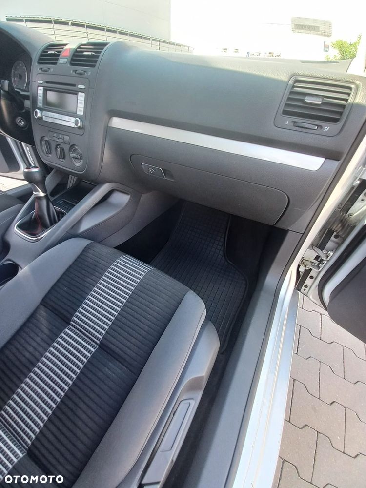 Volkswagen Golf 1.6 United - 28