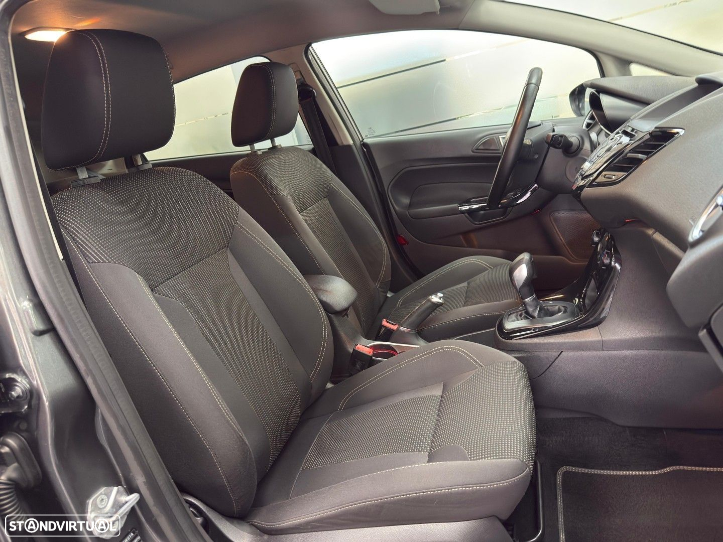 Ford Fiesta 1.0 T EcoBoost Titanium PowerShift - 21