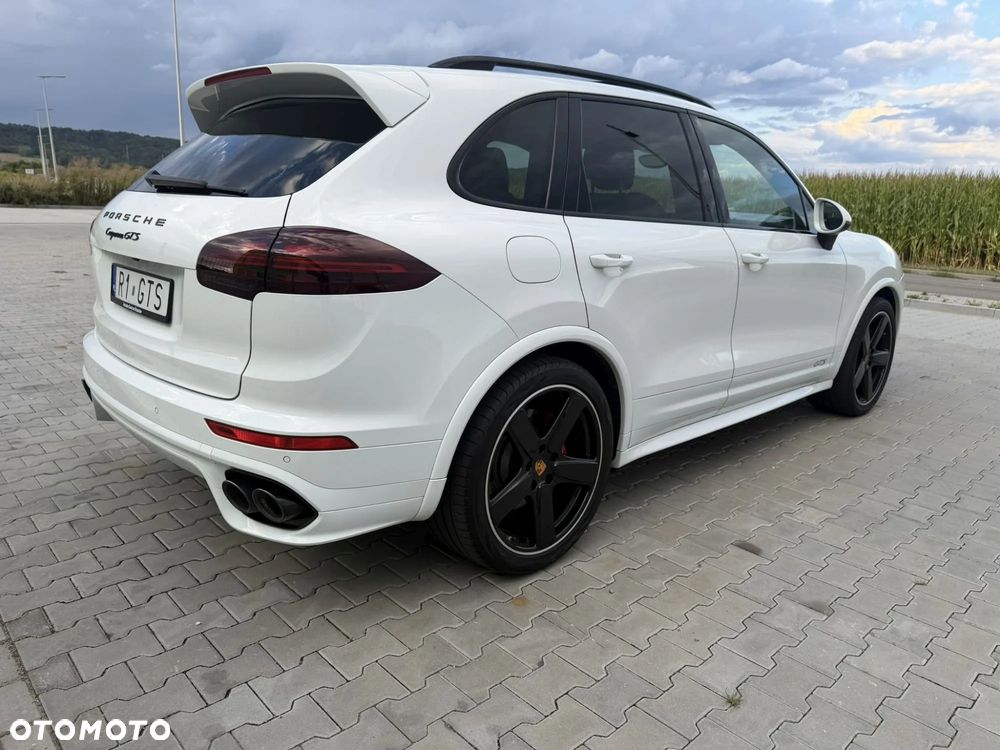 Porsche Cayenne GTS - 7