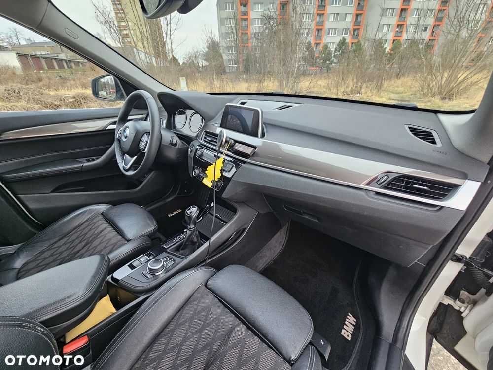 BMW X1 sDrive18d xLine - 31