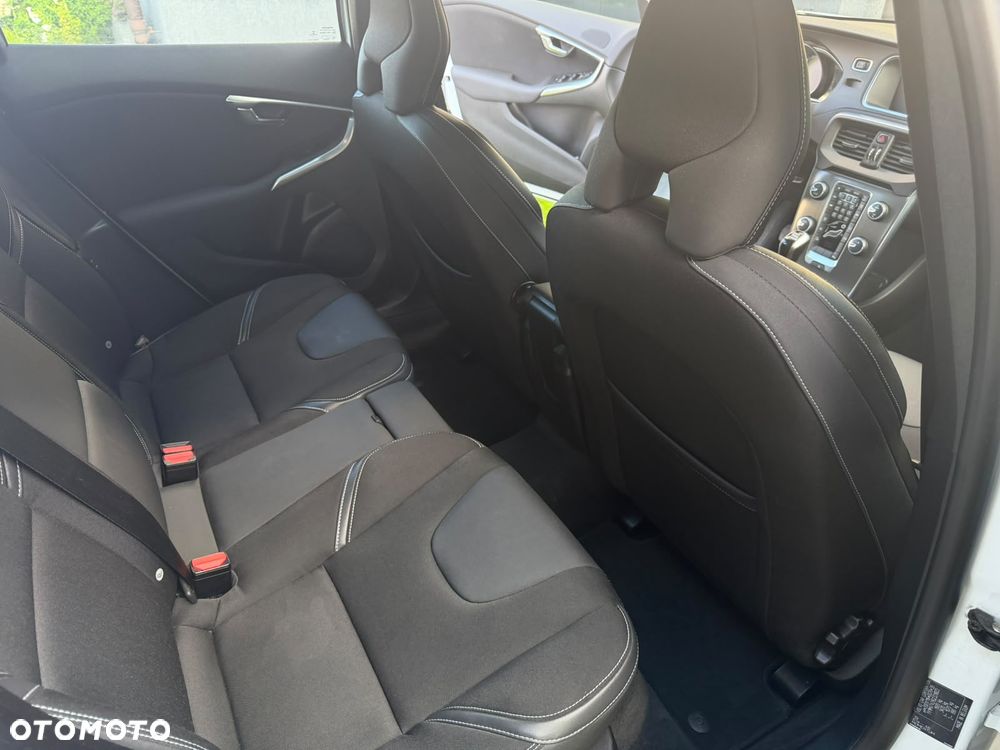 Volvo V40 D2 - 13