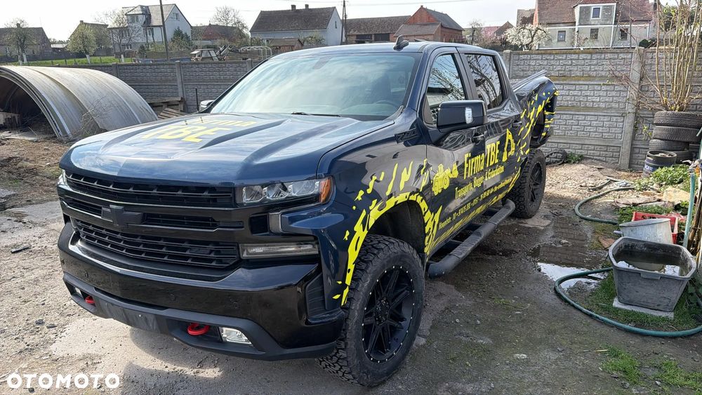 Chevrolet Silverado - 3