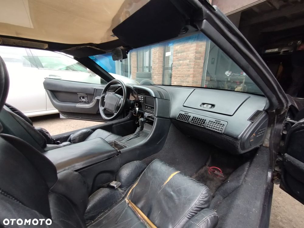 Chevrolet Corvette - 4