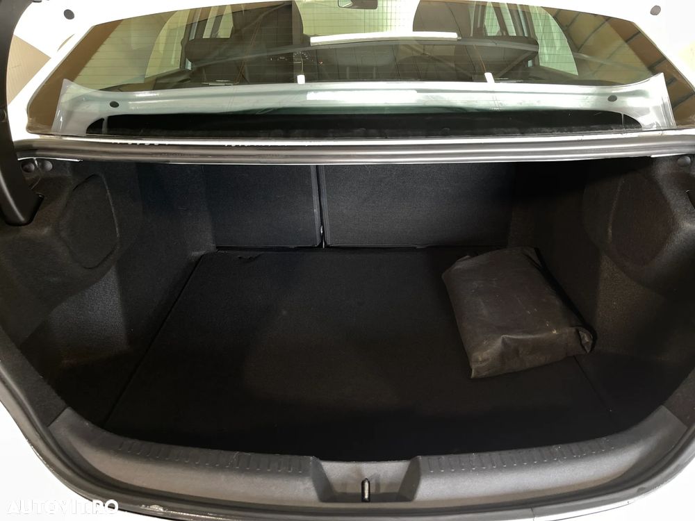 Renault Megane TCe EDC Zen - 12