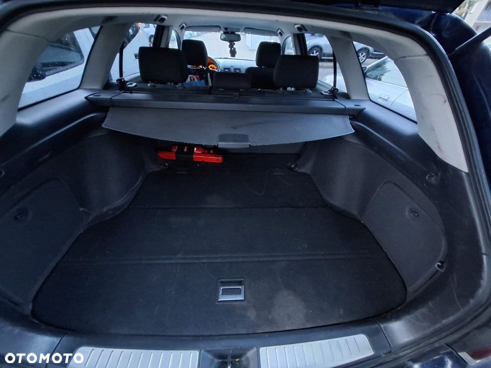 Toyota Avensis 1.8 VVT-i Sol - 19