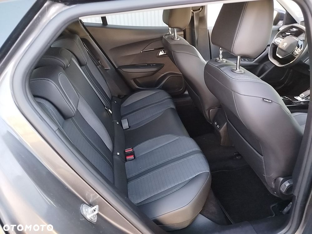 Peugeot 2008 PureTech 130 EAT8 Allure - 22