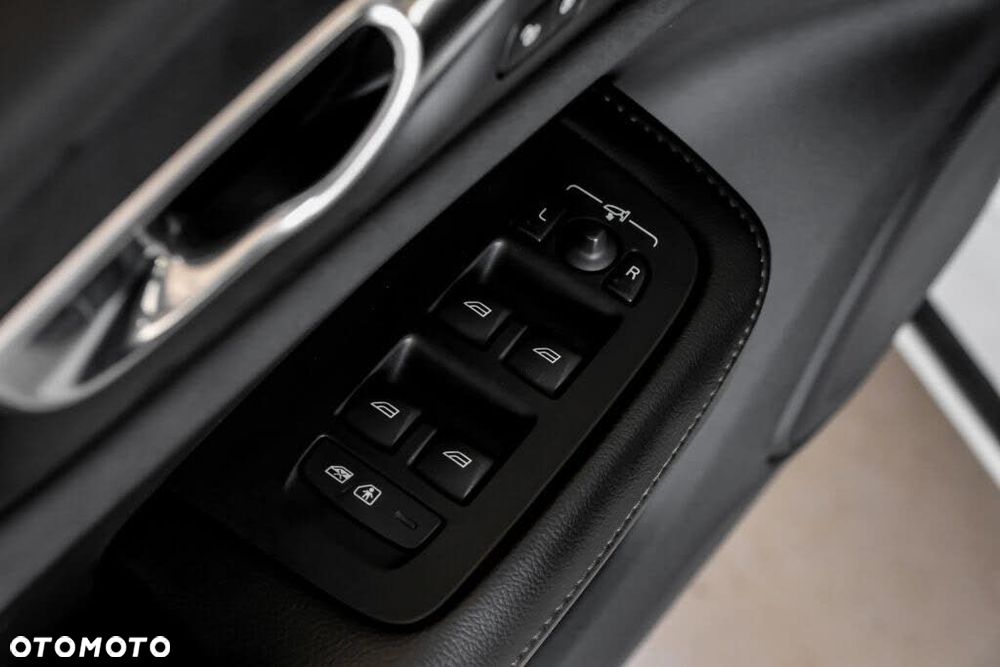 Volvo S60 T5 Geartronic RDesign - 32