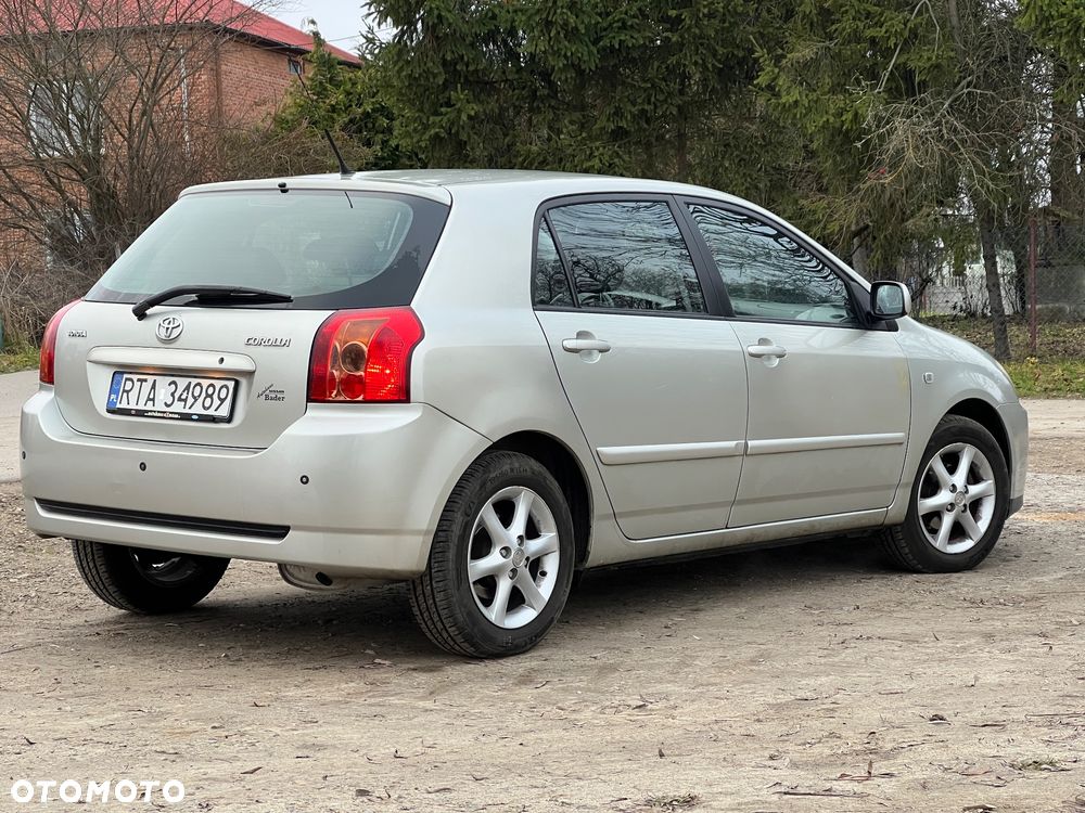 Toyota Corolla 1.6 VVT-i Sol - 4