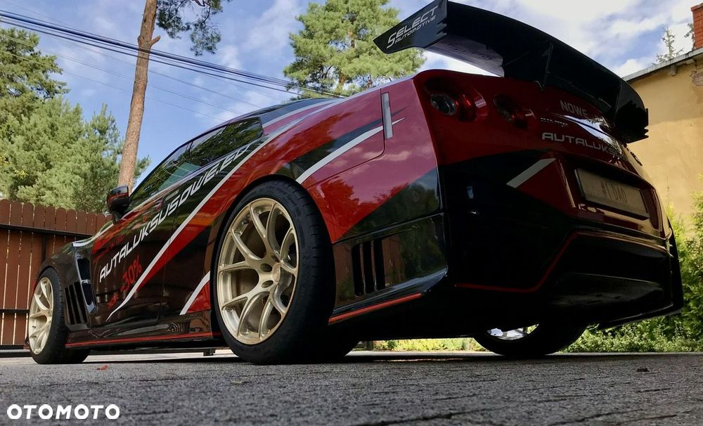 Nissan GT-R - 5