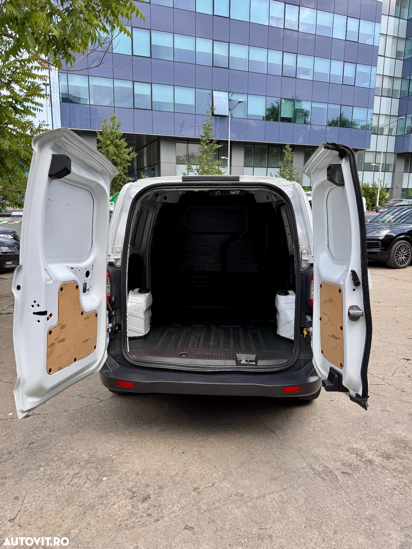 Ford TRANSIT COURIER - 13