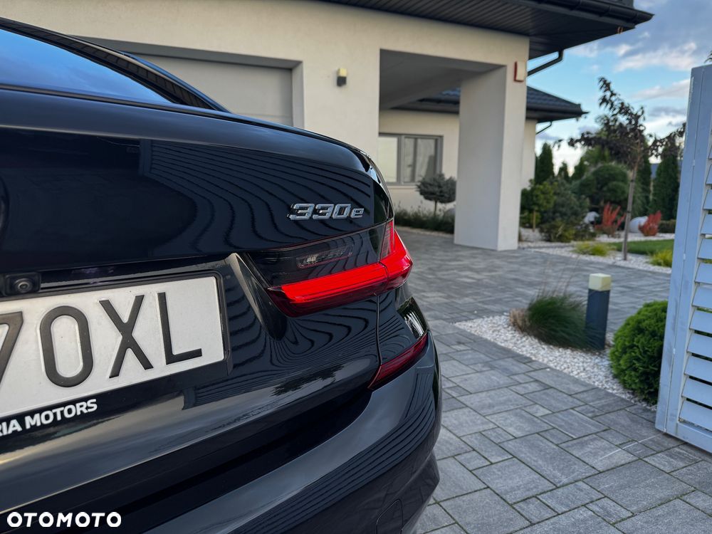 BMW Seria 3 330e xDrive M Sport sport - 8