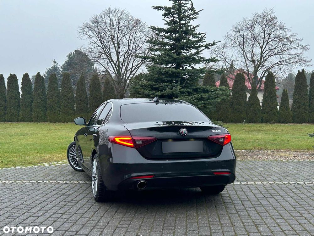 Alfa Romeo Giulia - 12