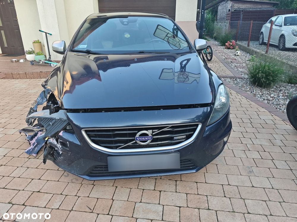Volvo V40 D2 R-Design - 1