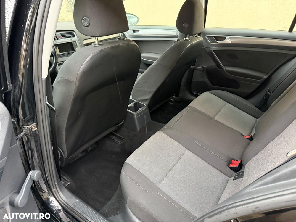 Volkswagen Golf 1.6 TDI BlueMotion Technology DSG Comfortline - 9