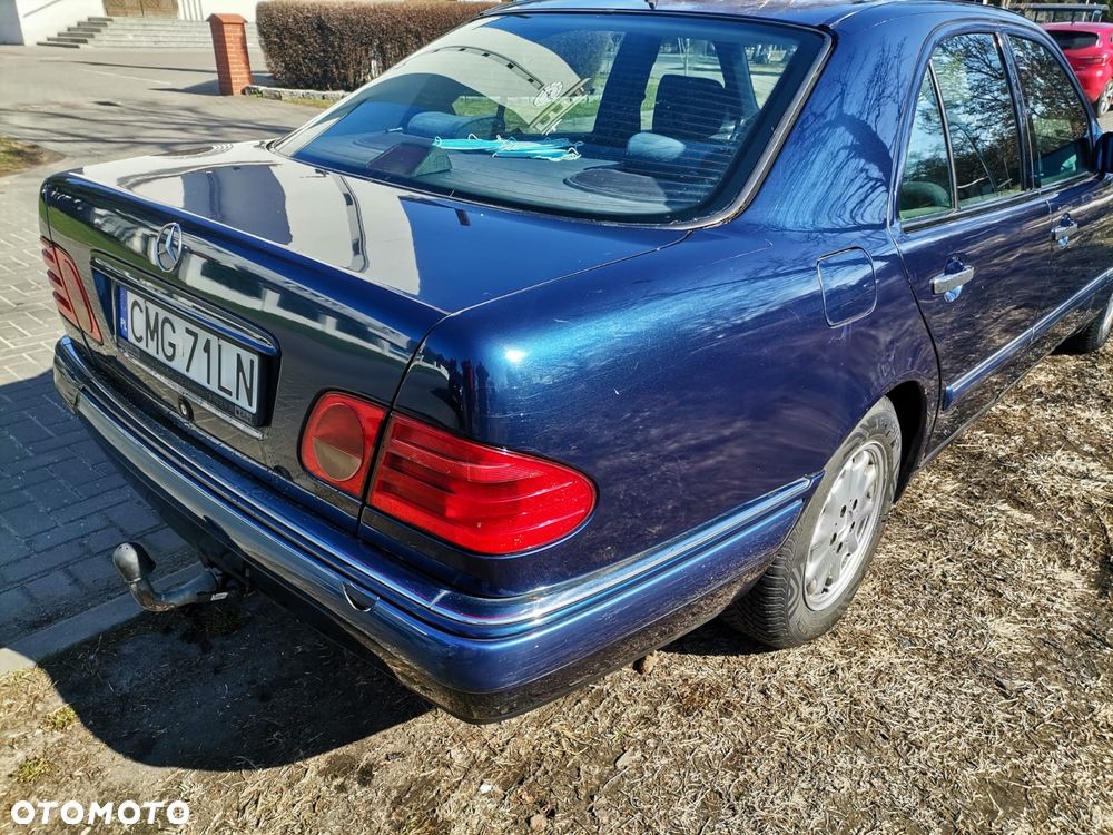 Mercedes-Benz Klasa E 290 TD Elegance - 15