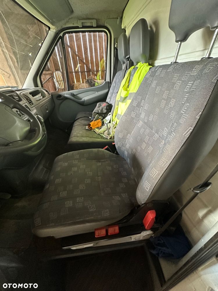 Mercedes-Benz Sprinter - 10