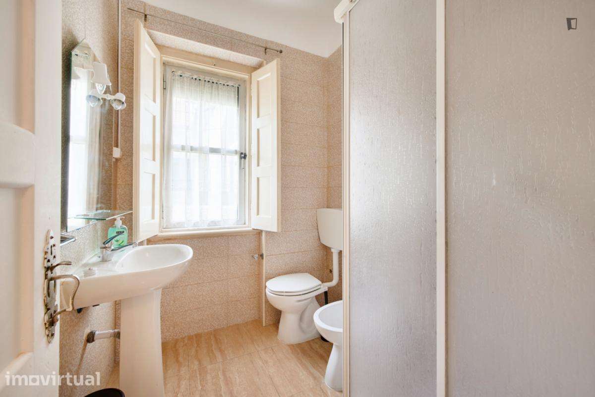 Quarto - localizado em Penha de França Lisbon - Grande imagem: 3/39