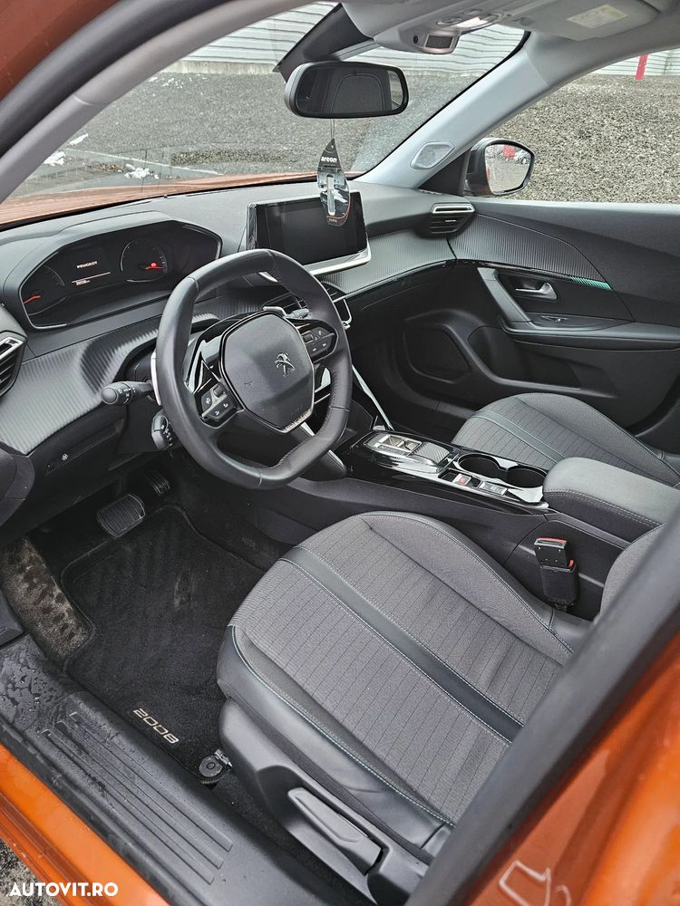 Peugeot 2008 1.5 BlueHDI 130 S&S EAT8 Allure - 8