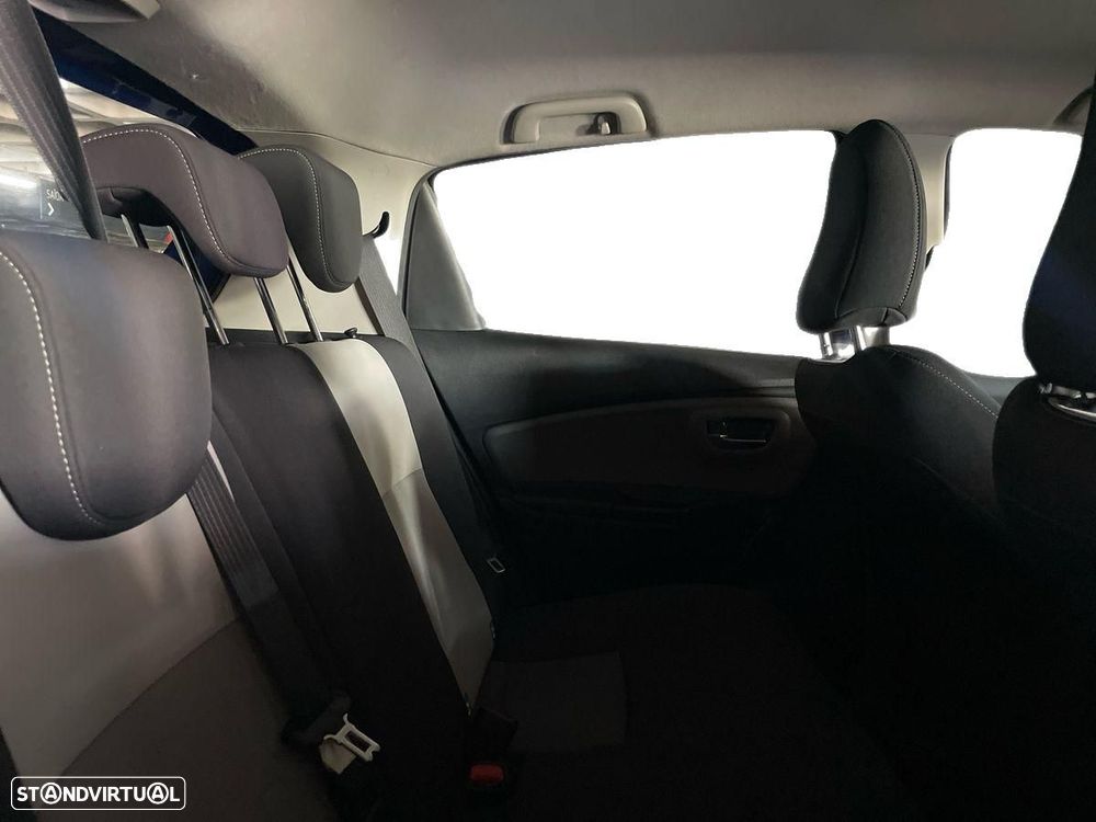 Toyota Yaris 1.5 HSD Comfort - 8