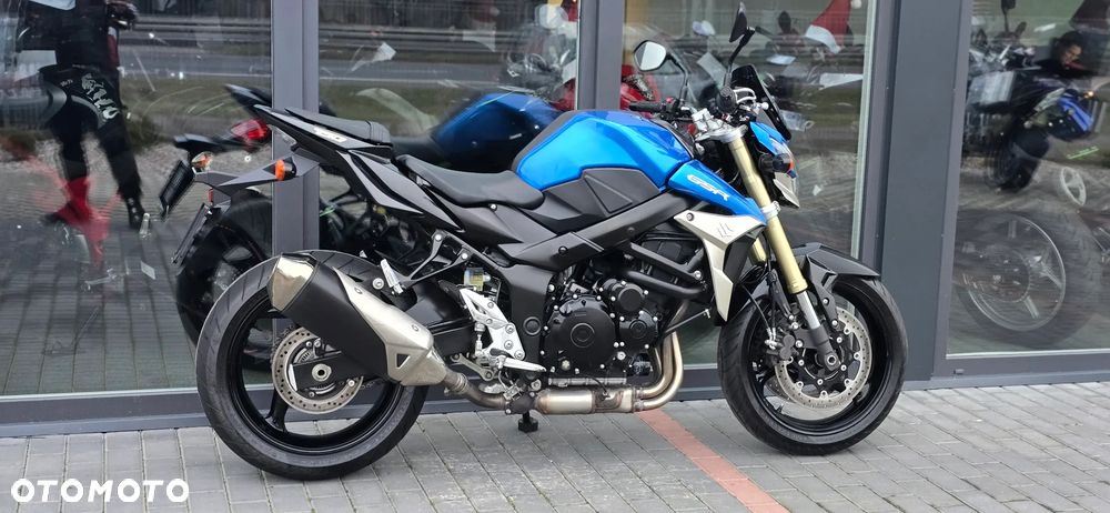 Suzuki GSR - 3