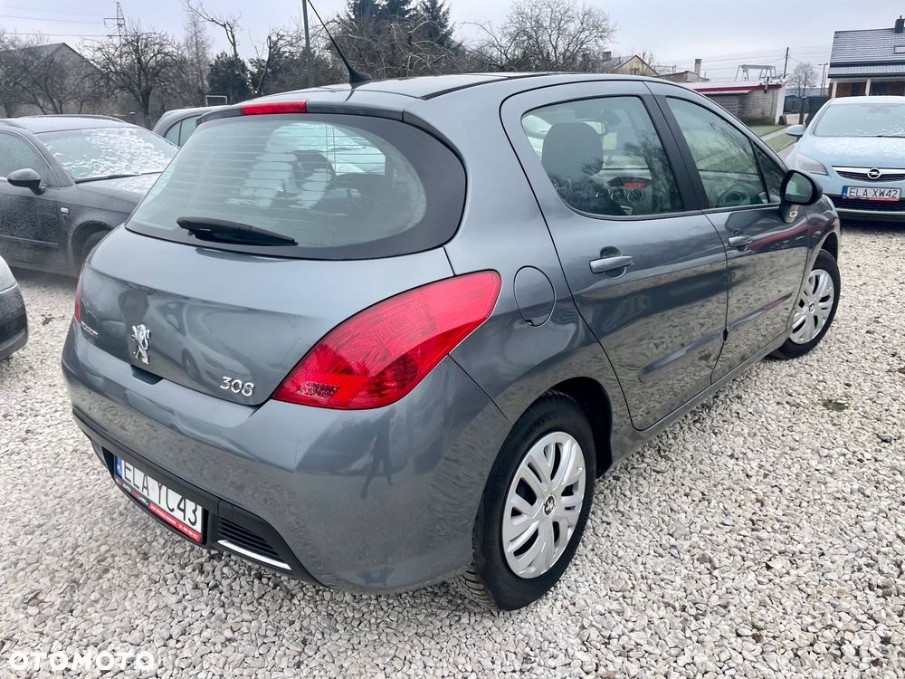 Peugeot 308 - 8