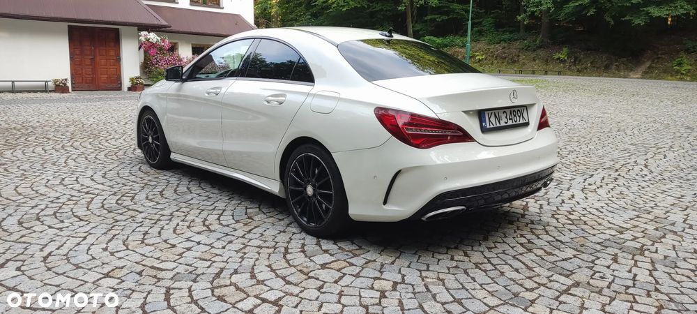 Mercedes-Benz CLA 180 AMG Line - 20