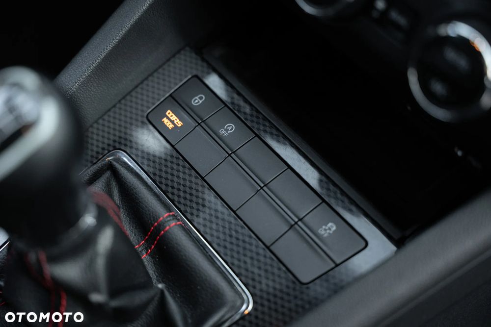 Skoda Octavia 2.0 TSI RS - 24
