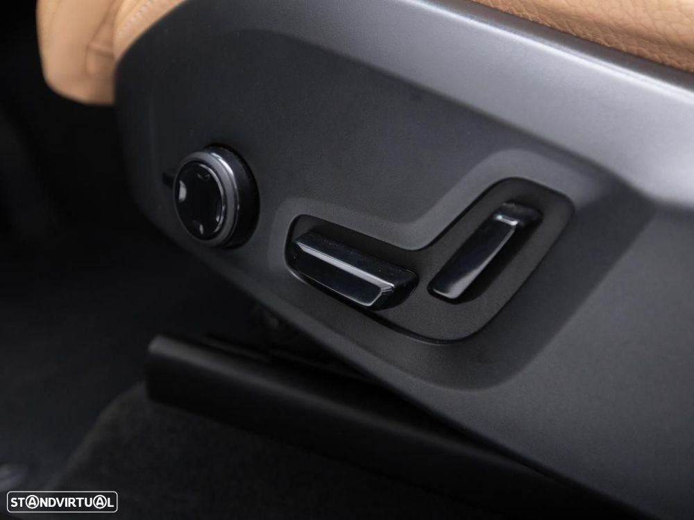 Volvo XC 60 2.0 T8 PHEV Inscription AWD - 19