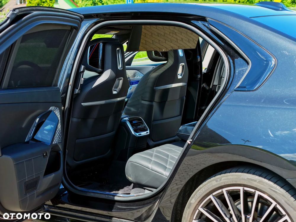 BMW Seria 7 740d xDrive mHEV sport - 13