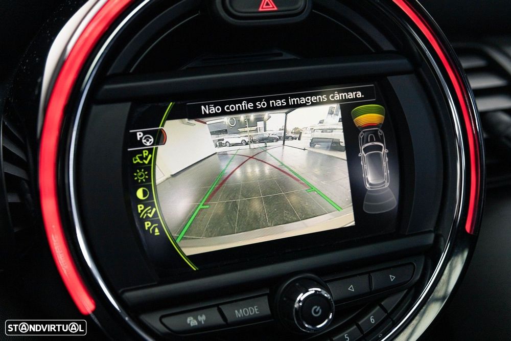 MINI 5 Portas Cooper D Auto - 38