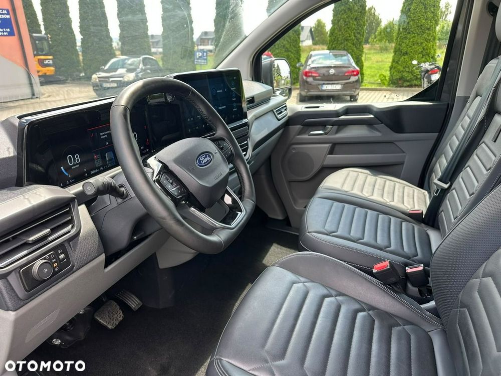 Ford Tourneo Custom - 21