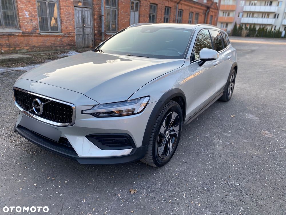 Volvo V60 Cross Country 2019 photo 4