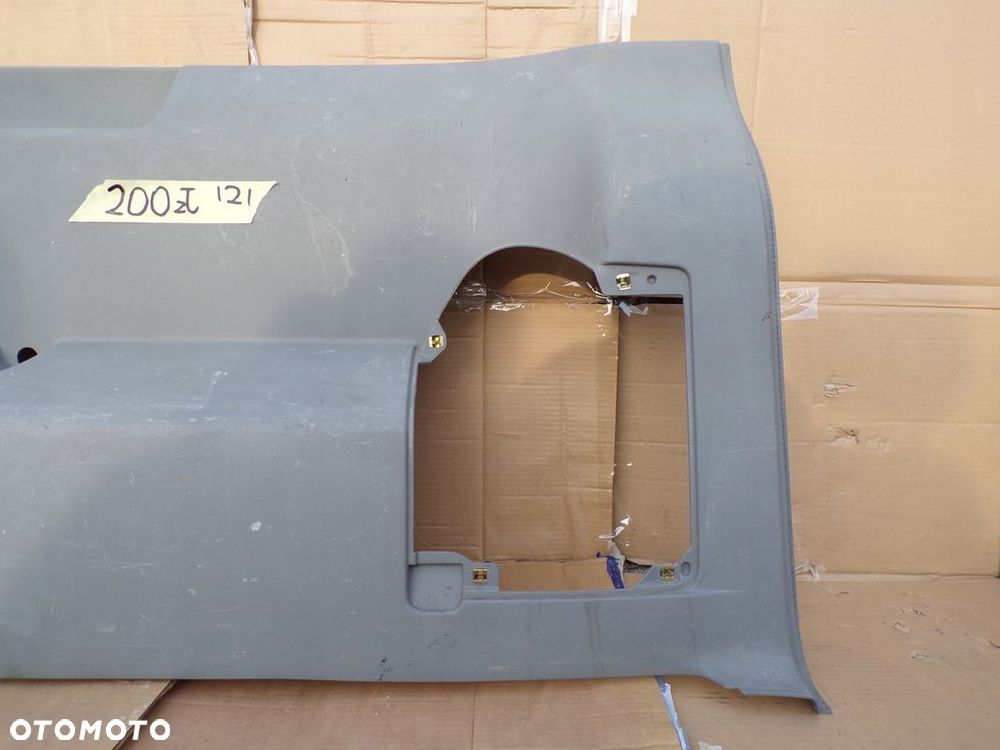 VW T5 PRAWY BOCZEK TYLNY BAGAŻNIKA 03- 7H1868716 C - 1