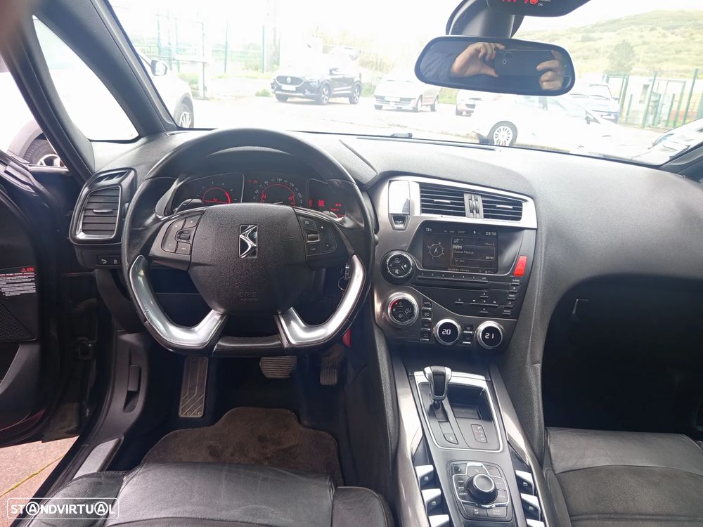 Citroën DS5 e-HDi 115 EGS6 SoChic - 11