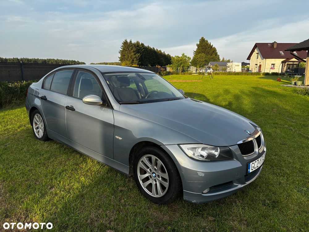 BMW Seria 3 320i - 1
