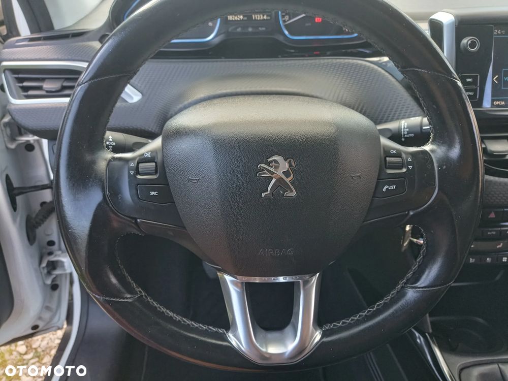 Peugeot 2008 1.6 BlueHDi Allure - 11