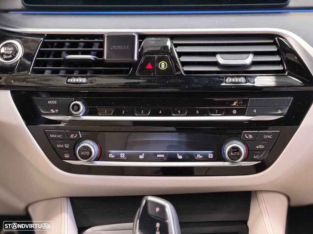 BMW 530 e Pack 50 anos M - 39