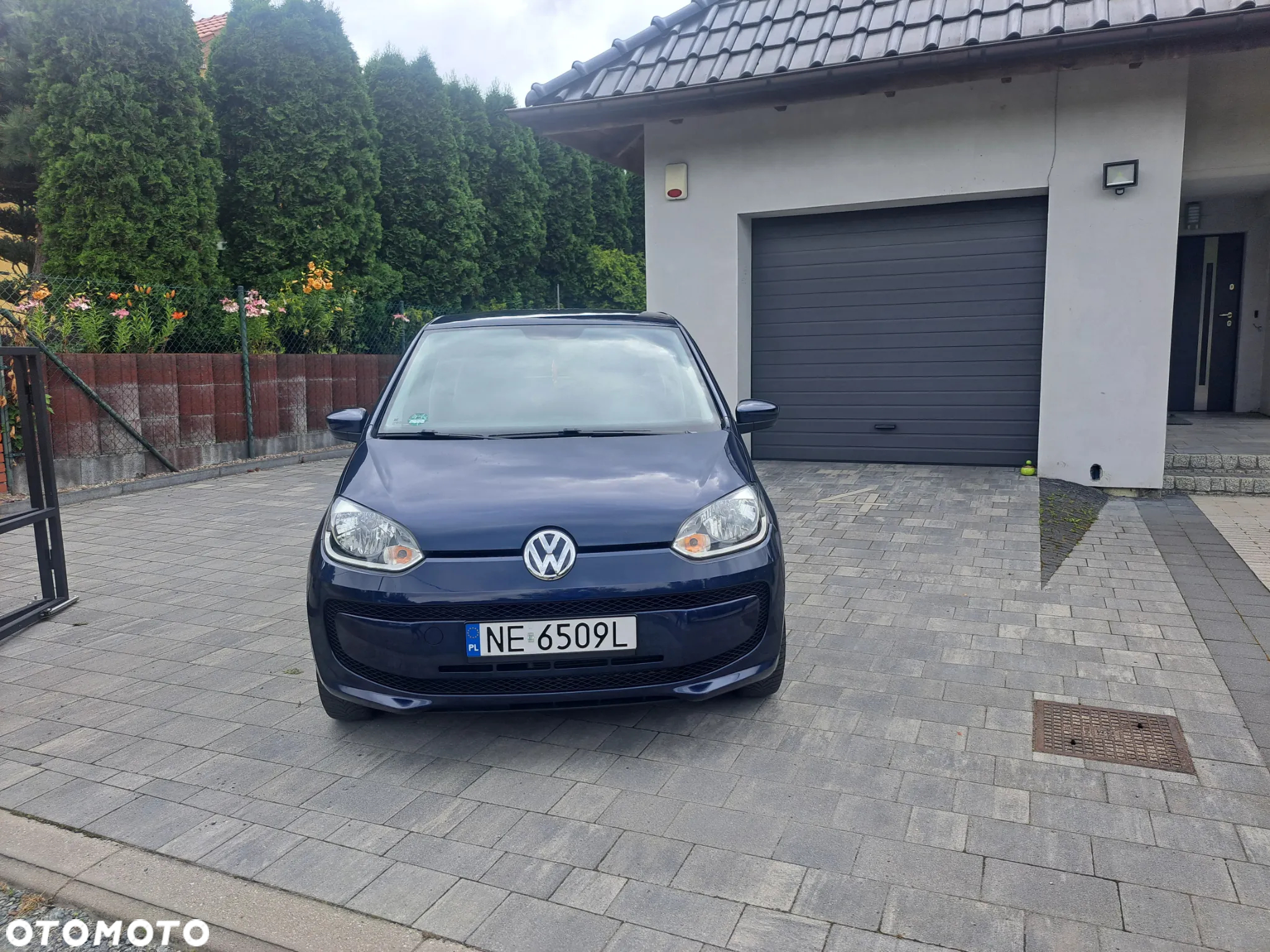 Volkswagen up! (BlueMotion Technology) ASG move - 2