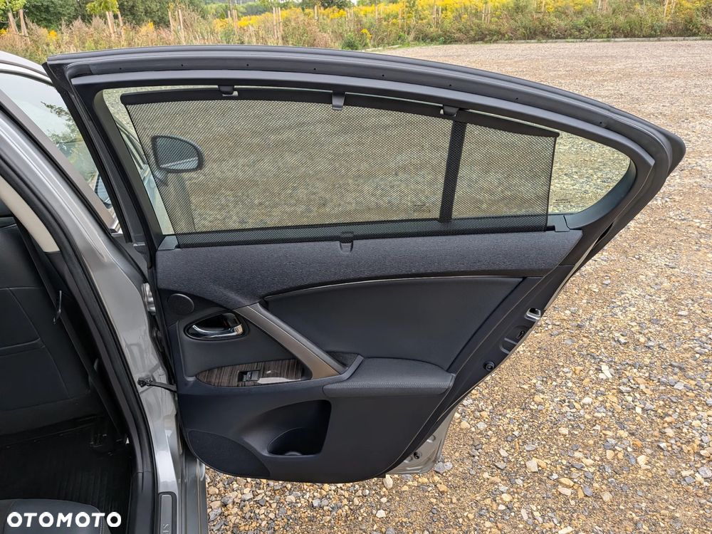 Toyota Avensis 1.8 Sol plus NAVI MS - 18