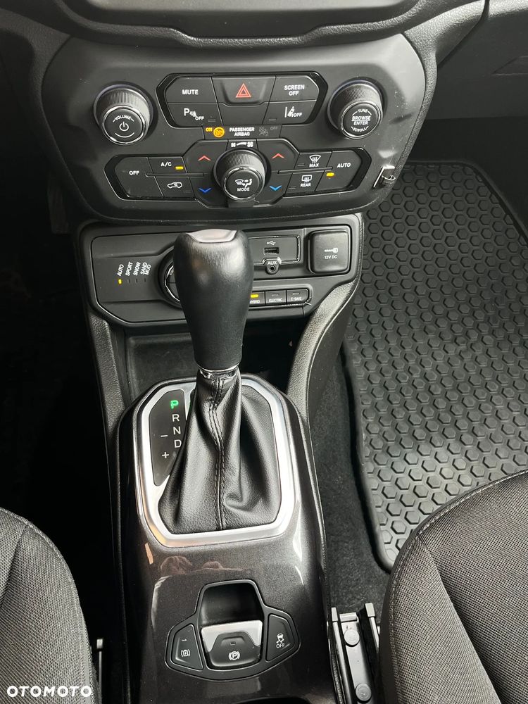 Jeep Renegade - 17