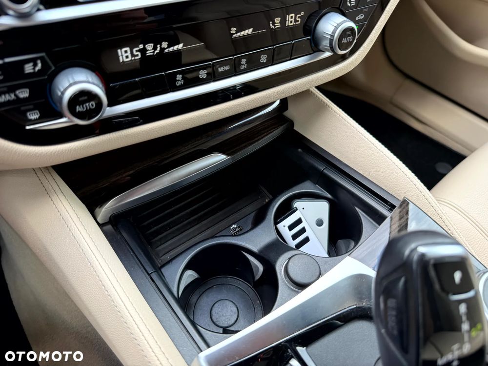 BMW Seria 5 520d xDrive Luxury Line - 20