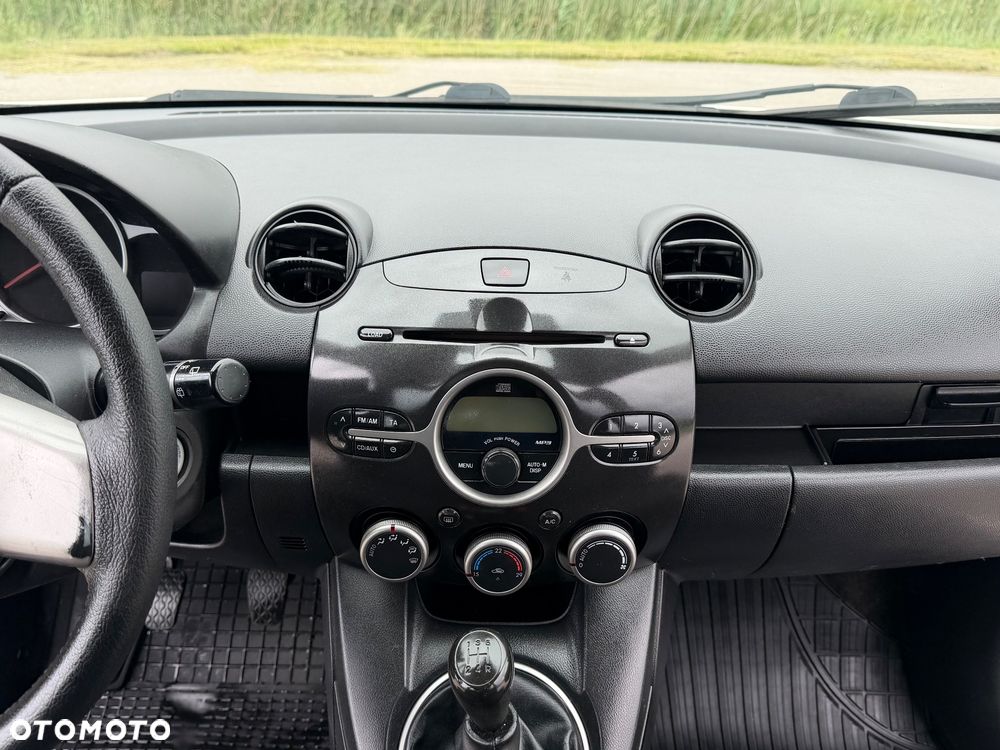 Mazda 2 - 24