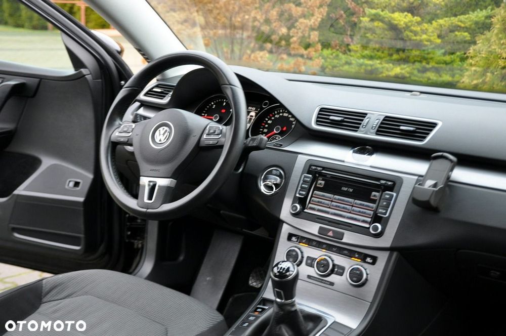Volkswagen Passat - 26