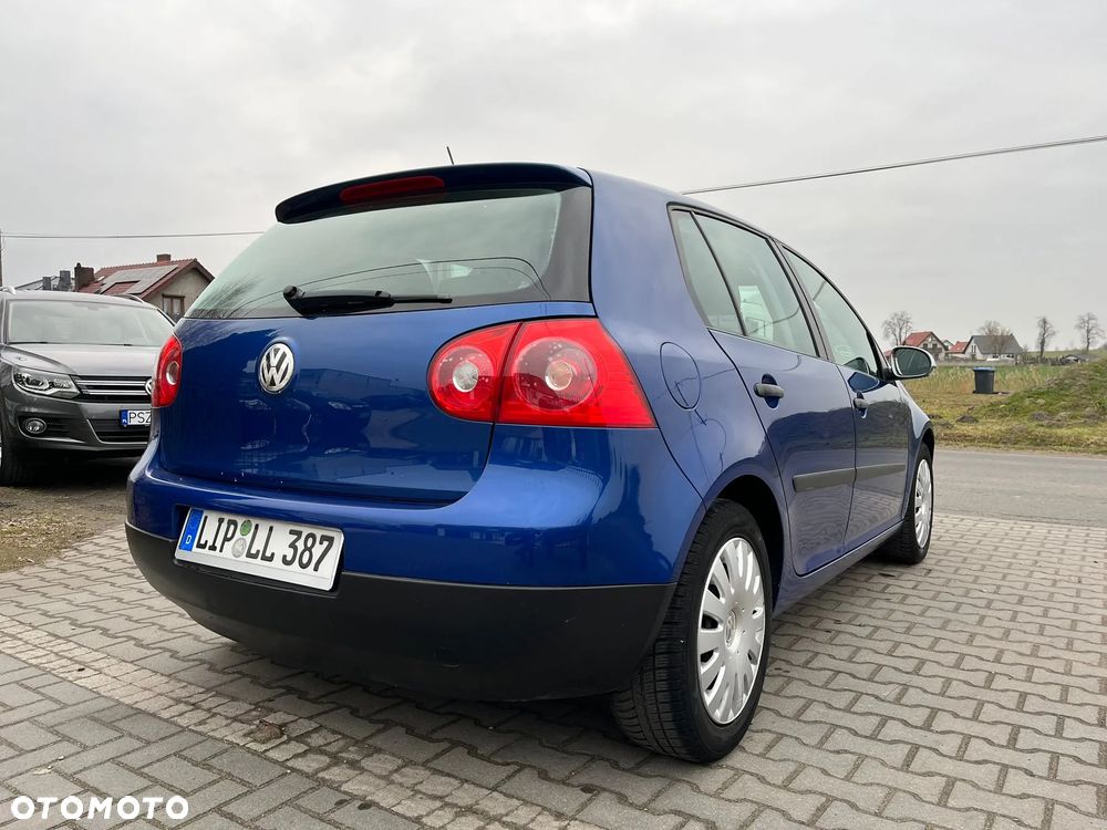 Volkswagen Golf 1.6 FSI Individual - 4