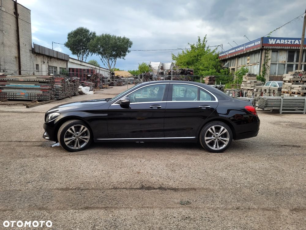 Mercedes-Benz Klasa C 300 9G-TRONIC - 4