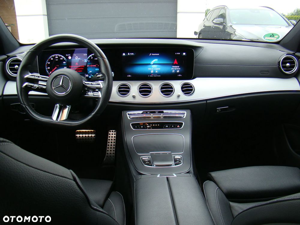Mercedes-Benz Klasa E 300 de 4Matic 9G-TRONIC AMG Line - 34