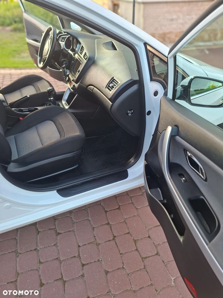 Kia Ceed - 9