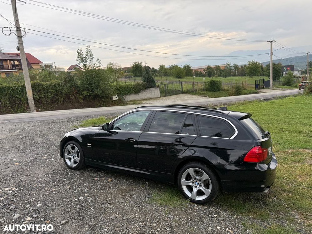 BMW Seria 3 320d xDrive DPF Touring Aut. - 3