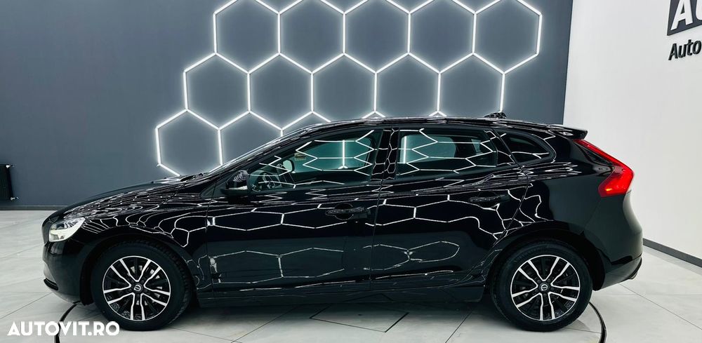 Volvo V40 D2 DRIVe Momentum - 33