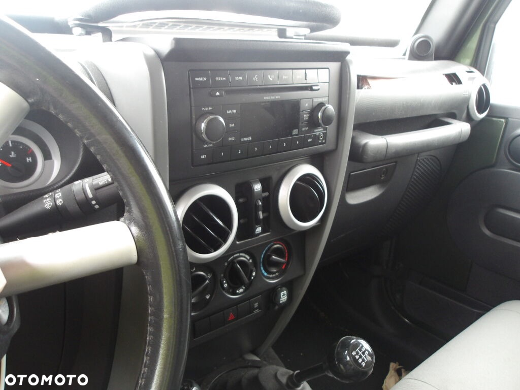 Jeep Wrangler Unlimited 3.8 Sahara - 6